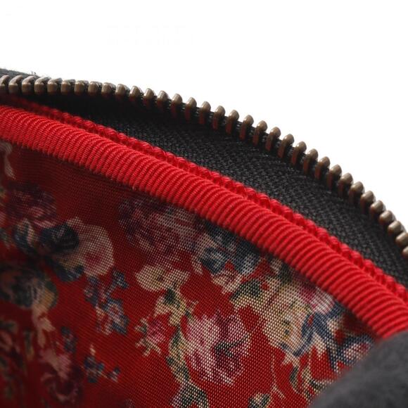 GUCCI Black Leather Fanny Pack - Picture 10 of 10